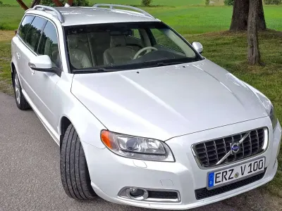 Gebraucht Volvo V70 Summum 136 PS (100 kW) 2008 Weiß Kombi