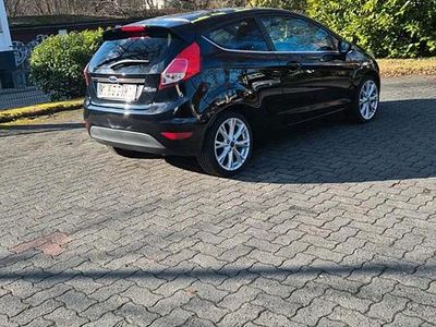 Gebraucht Ford Fiesta Titanium 125 PS (91 kW) 2013 Schwarz Kleinwagen
