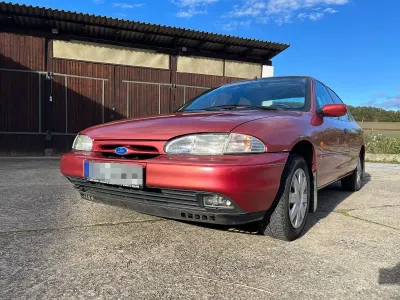 Gebraucht Ford Mondeo Ghia 116 PS (85 kW) 1993 Rot Limousine