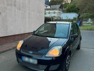 Gebraucht Ford Fiesta 80 PS (58 kW) 2007 Blau Kleinwagen