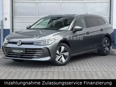 Gebraucht VW Passat Elegance 150 PS (110 kW) 2025 Grau Kombi