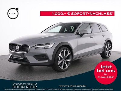 Grau vapour grey / metallic Gebraucht 2023 Volvo V60 CC Plus Kombi | 39.890 € (Fairer Preis)
