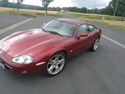 Gebraucht Jaguar XK 284 PS (208 kW) 1997 Rot Coupé