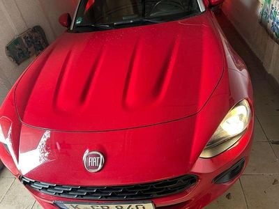 Begagnad Fiat 124 Spider Lusso 140 HK (102 kW) 2016 Röd Cab