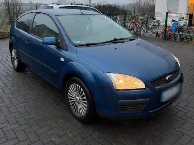 Gebraucht Ford Focus Trend 80 PS (58 kW) 2006 Blau Kleinwagen