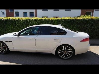 Second-hand Jaguar XF R-Sport 179 CP (131 kW) 2017 Alb Berlinǎ