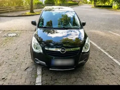 Gebraucht Opel Agila 84 PS (61 kW) 2008 Schwarz Kleinwagen