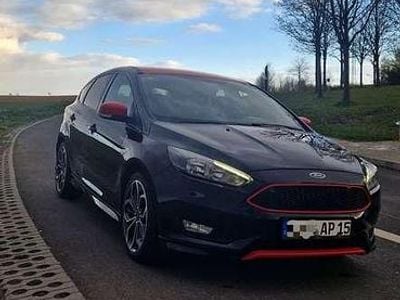 Gebraucht Ford Focus ST-Line 120 PS (88 kW) 2017 Schwarz Limousine