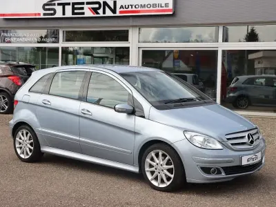 Gebraucht Mercedes B200 136 PS (100 kW) 2006 Amethyst metallic Van / Kleinbus