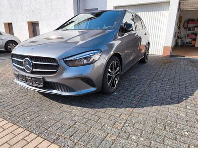 Gebraucht Mercedes B250 Night 224 PS (164 kW) 2019 Grau Van / Kleinbus