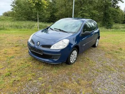 Gebraucht Renault Clio 75 PS (55 kW) 2006 Blau Kleinwagen