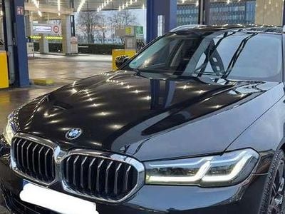 Second-hand BMW 530 Luxury Line 286 CP (210 kW) 2023 Negru Break