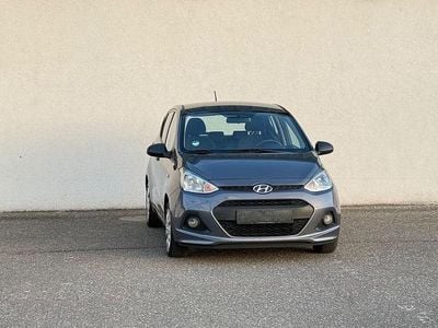 Grau Gebraucht 2016 Hyundai i10 Classic Kleinwagen | 8.499 € (Fairer Preis)