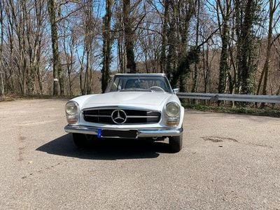 Begagnad Mercedes 250 150 HK (110 kW) 1967 Vit Cab