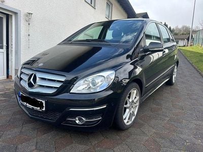 Gebraucht Mercedes B180 116 PS (85 kW) 2011 Schwarz Van / Kleinbus