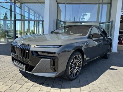 BMW M760e