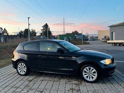 Gebraucht BMW 118 Sport Line 143 PS (105 kW) 2010 Schwarz Kleinwagen