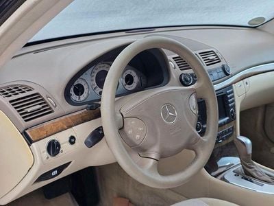 Schwarz Gebraucht 2006 Mercedes E220 Avantgarde Limousine | 4.000 € (Fairer Preis)