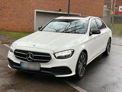 Gebraucht Mercedes E220 200 PS (147 kW) 2022 Weiß Limousine