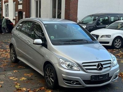 Mercedes B180