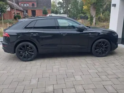 Gebraucht Audi Q8 Competition 286 PS (210 kW) 2023 Schwarz SUV