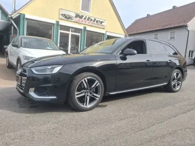 Second-hand Audi A4 S-Line 163 CP (119 kW) 2023 Negru Break