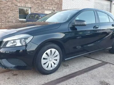 Gebraucht Mercedes A180 109 PS (80 kW) 2013 Schwarz Limousine