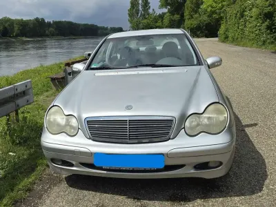 Second-hand Mercedes C200