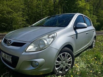 Begagnad Hyundai i20 77 HK (56 kW) 2008 Silver Sedan