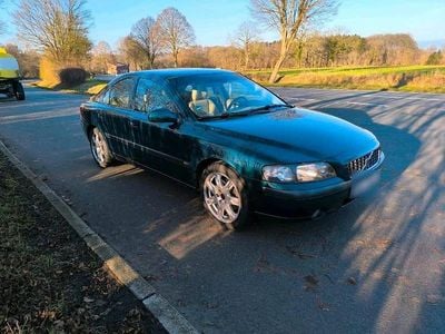 Usata Volvo S60 140 CV (102 kW) 2002 Verde Berlina