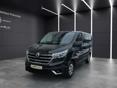 Begagnad Renault Trafic Life 150 HK (110 kW) 2024 Svart Minibuss