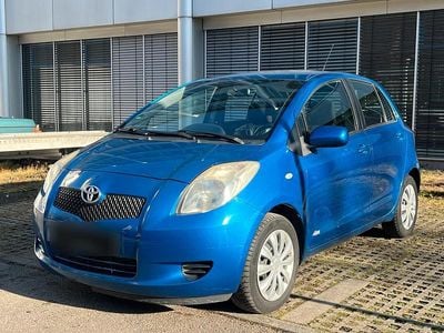 Usata Toyota Yaris 61 CV (44 kW) 2006 Blu Utilitaria