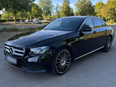 Gebraucht Mercedes E220 194 PS (142 kW) 2017 Schwarz Limousine