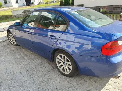 Gebraucht BMW 318 129 PS (94 kW) 2007 Blau Limousine