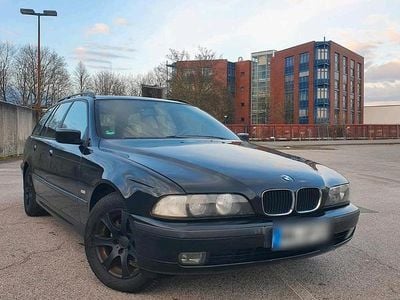 BMW 523