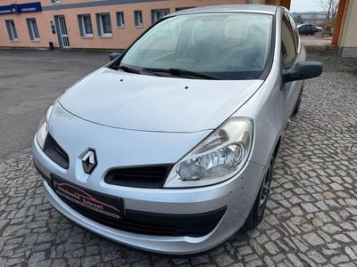 Gebraucht Renault Clio III Expression 75 PS (55 kW) 2006 Silber Limousine