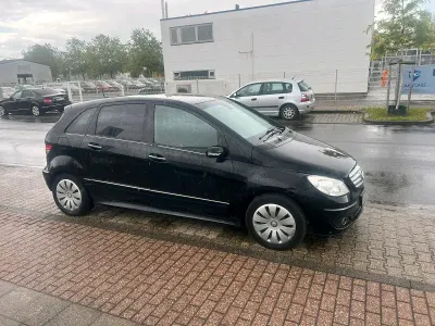 Gebraucht Mercedes B180 102 PS (75 kW) 2008 Schwarz Van / Kleinbus