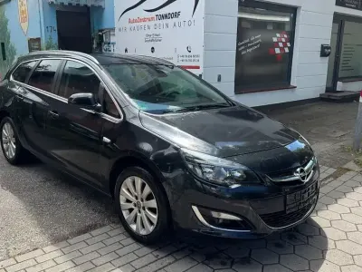 Gebraucht Opel Astra Exklusiv 110 PS (80 kW) 2016 Schwarz Kombi