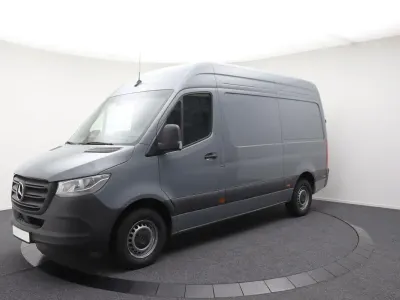 Używany Mercedes Sprinter 170 KM (125 kW) 2024 Niebieski Van