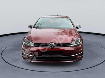 Gebraucht VW Golf VII 116 PS (85 kW) 2019 Rot Limousine