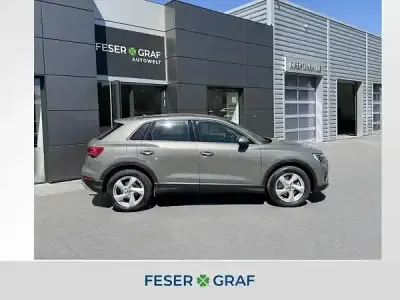 Gebraucht Audi Q3 Ambiente 190 PS (139 kW) 2020 Chronosgrau metallic SUV
