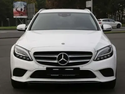 Gebraucht Mercedes C220 Avantgarde 194 PS (142 kW) 2019 Weiß Kombi