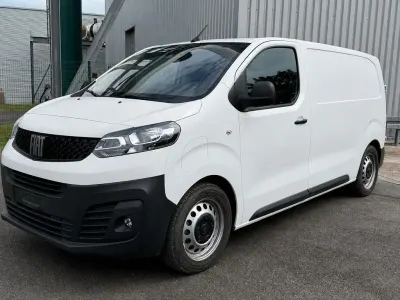 Gebraucht Fiat e-Scudo 100 kW (136 PS) 2022 Weiß Van / Kleinbus