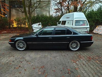 BMW 728