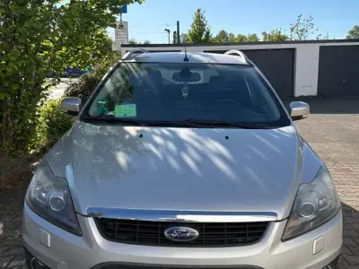 Gebraucht Ford Focus Ghia 136 PS (100 kW) 2009 Silber Limousine