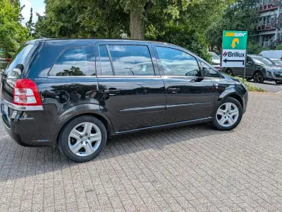 Gebraucht Opel Zafira 140 PS (102 kW) 2010 Schwarz Van / Kleinbus