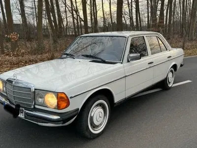 Gebraucht Mercedes 230 109 PS (80 kW) 1977 Weiß Limousine