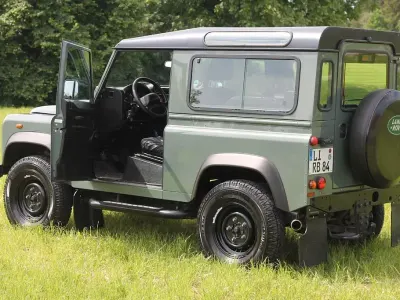 Gebraucht Land Rover Defender 122 PS (89 kW) 2012 Grün Kombi