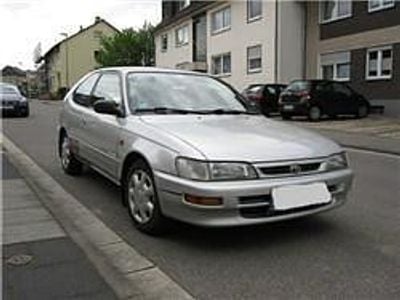 Silber metallic Gebraucht 1996 Toyota Corolla Kleinwagen | 1.400 €