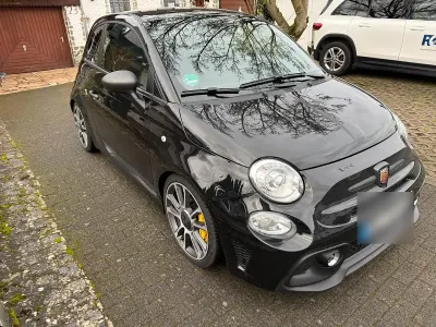 Gebraucht Abarth 695 Turismo 180 PS (132 kW) 2024 Schwarz Kleinwagen